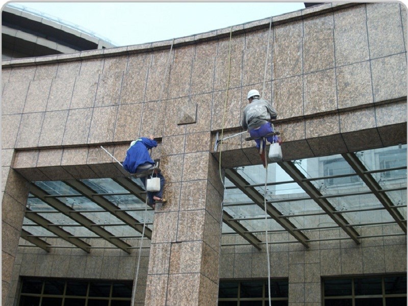 雙良集團大理石外墻清洗